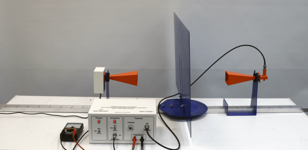 Лабораторная установка «Исследования волновой оптики с помощью волн СВЧ-диапазона»